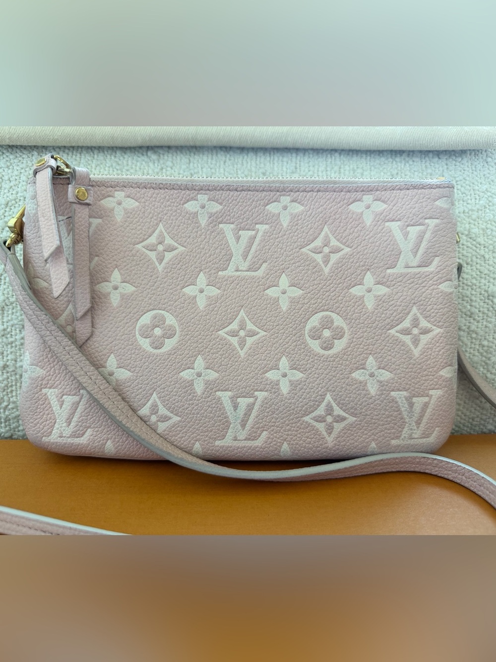 Louis Vuitton Monogram Crossbody - Picture 11 of 13